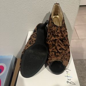 Lots of them brand new. Still in boxes. They are all size 10